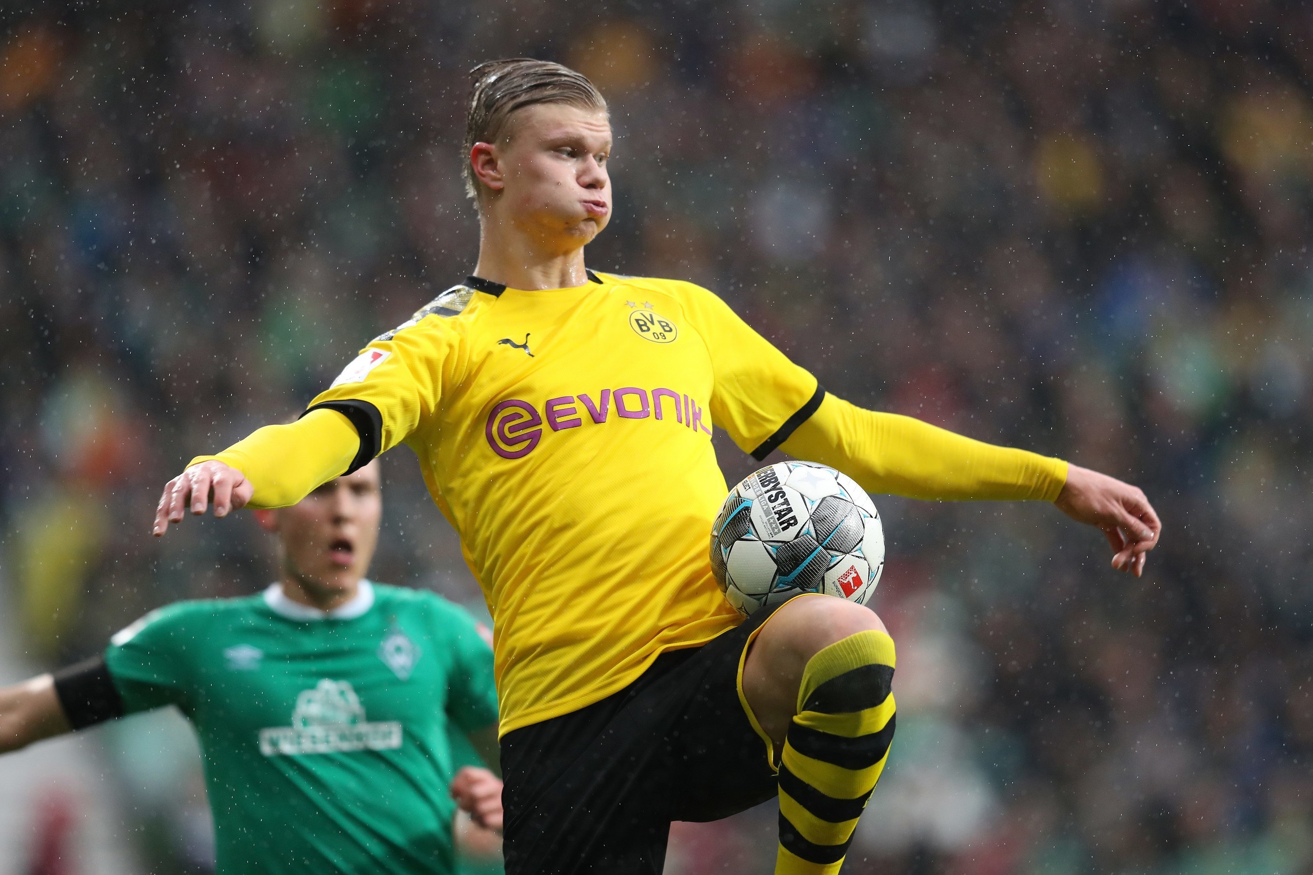 欧美诗化妆品海报设计_美肤产品海报设计制作